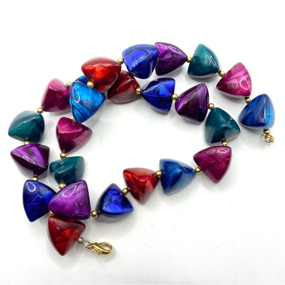 Jeweltone Lucite Pyramid Shape Vintage Bead Necklace - Picture 2 of 8